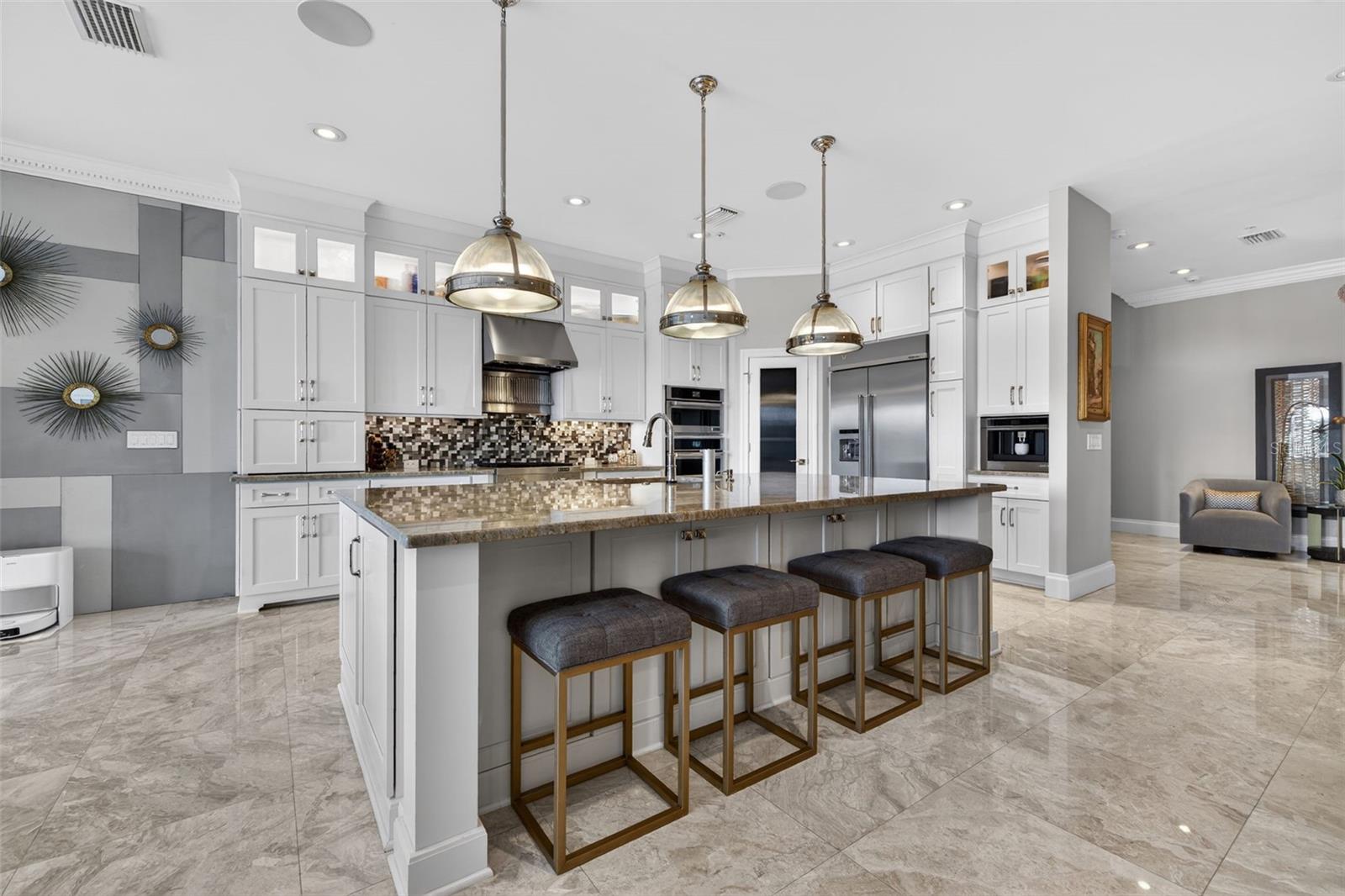 TB8453517 Property Photo