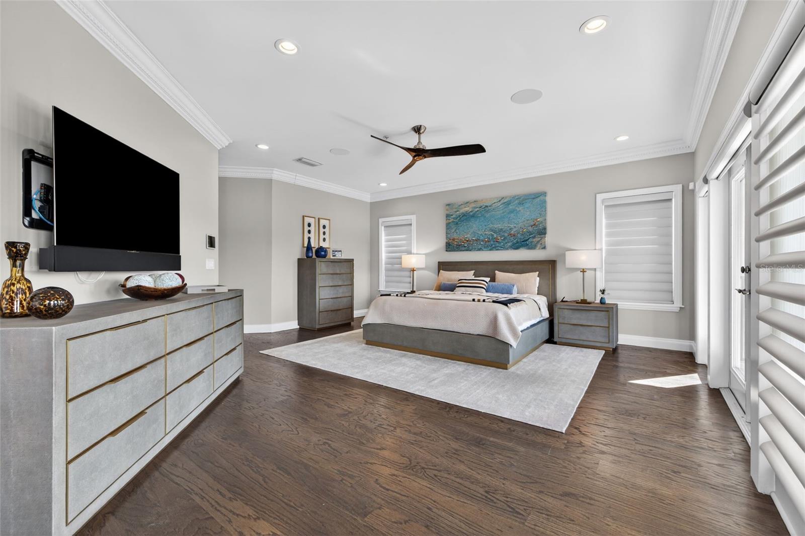 TB8453517 Property Photo