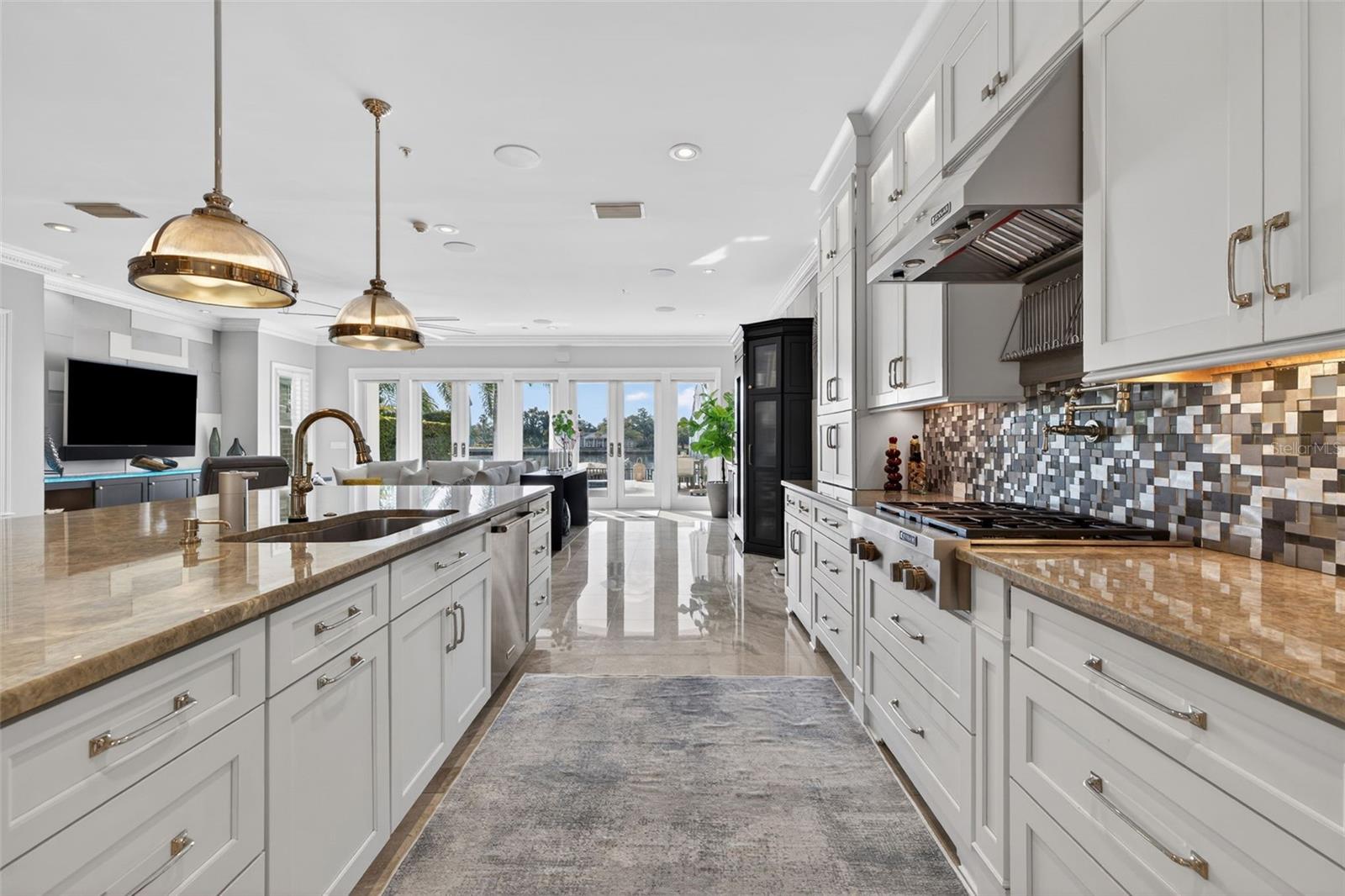 TB8453517 Property Photo