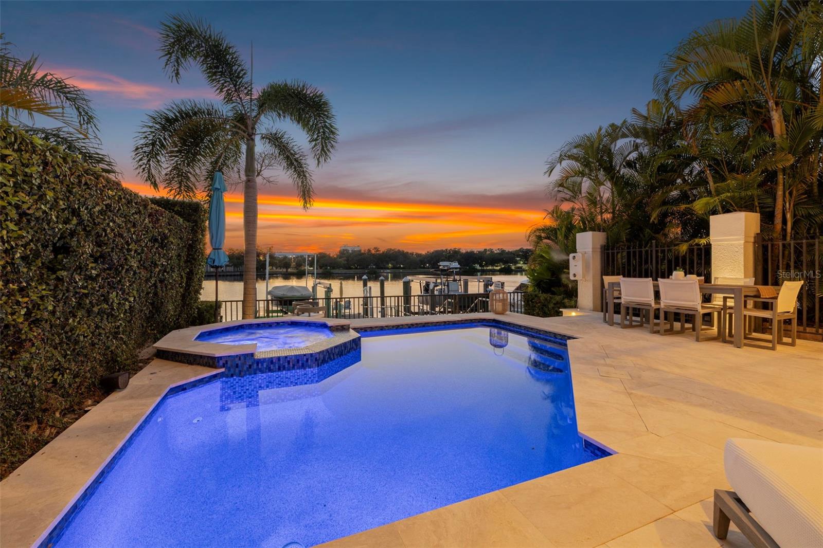 TB8453517 Property Photo