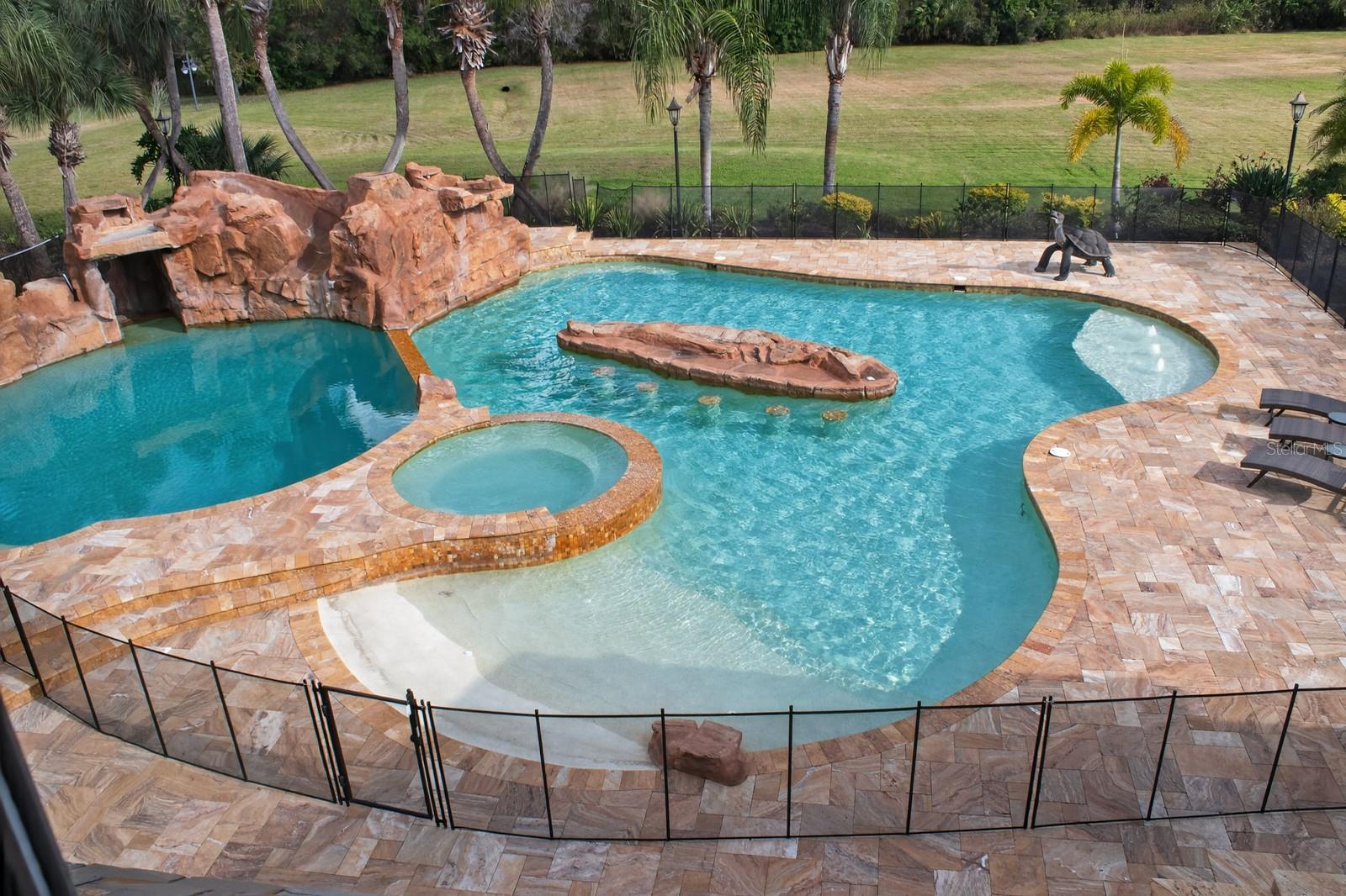 TB8453617 Property Photo