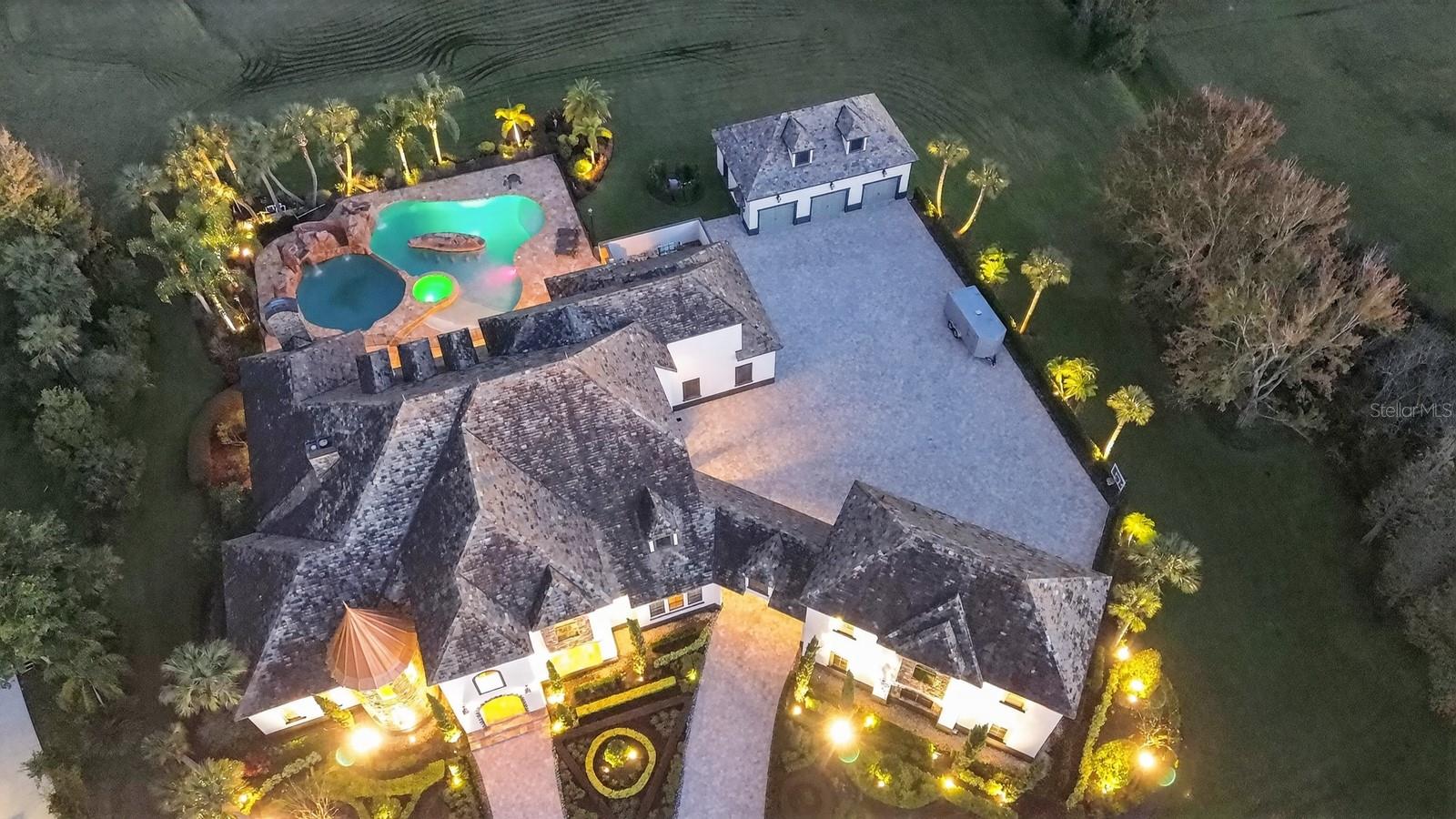 TB8453617 Property Photo