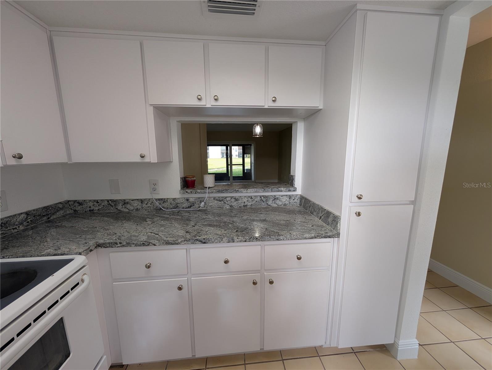 W7881200 Property Photo