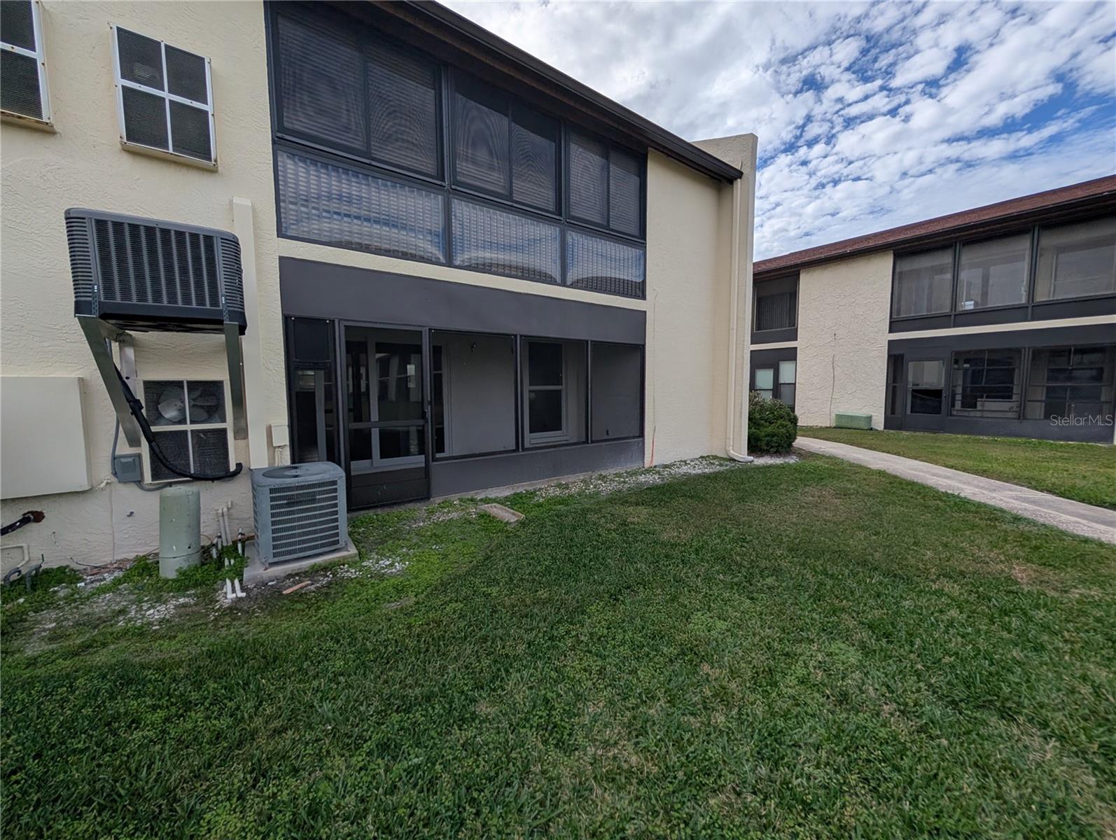 W7881200 Property Photo