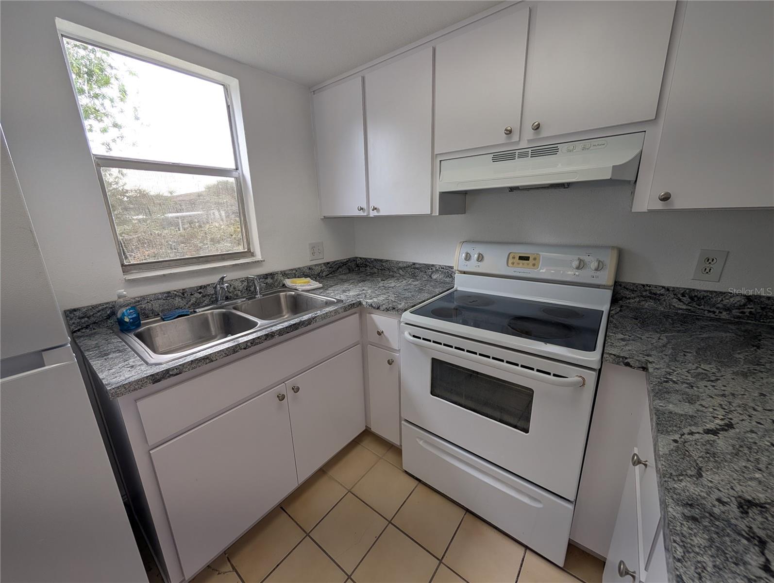 W7881200 Property Photo