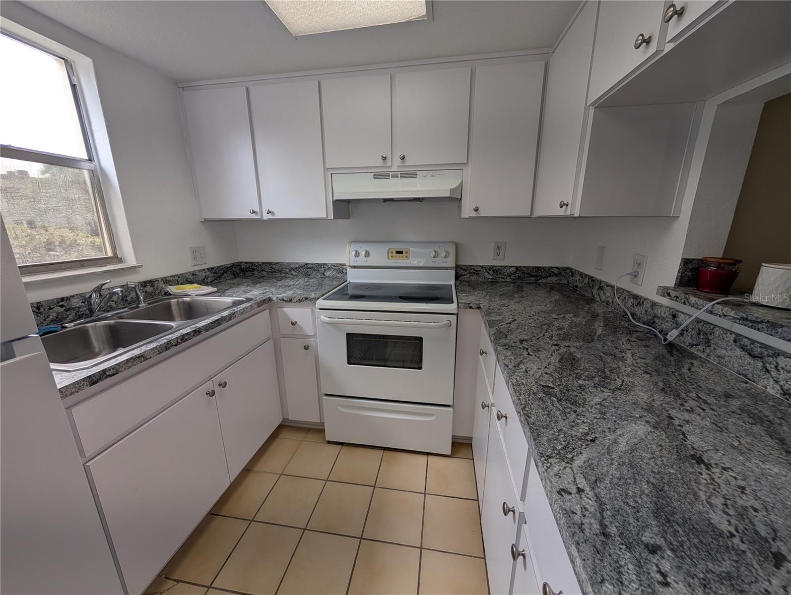 W7881200 Property Photo