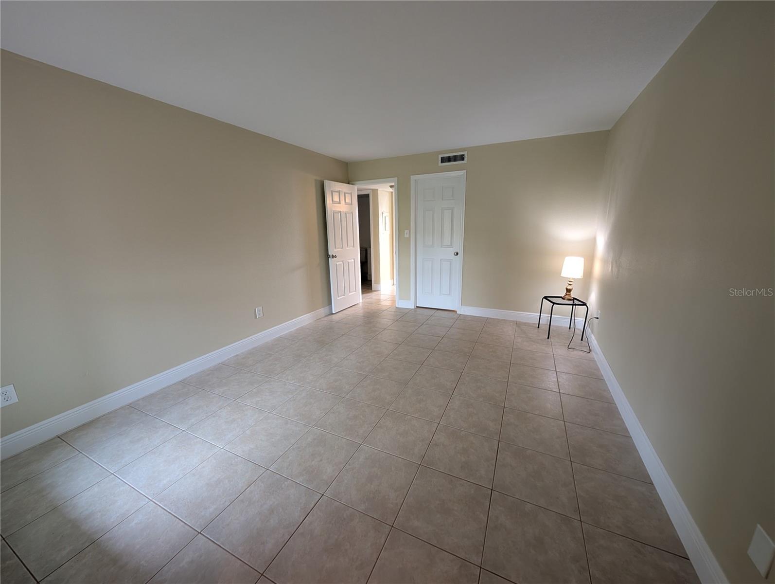 W7881200 Property Photo