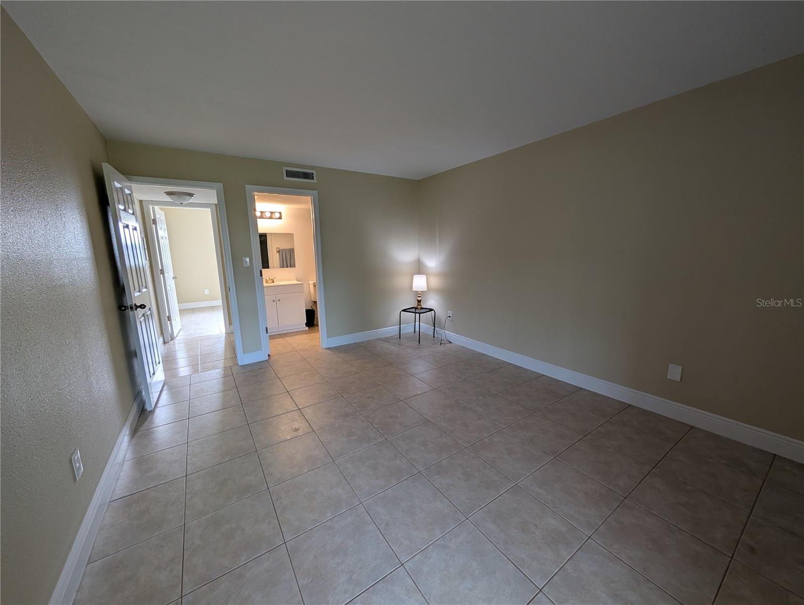 W7881200 Property Photo