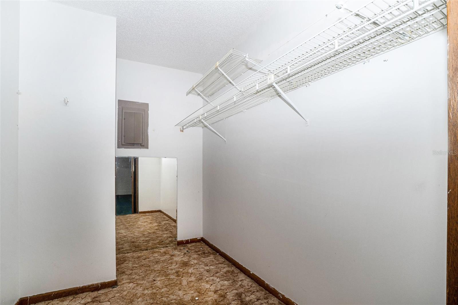 TB8453740 Property Photo