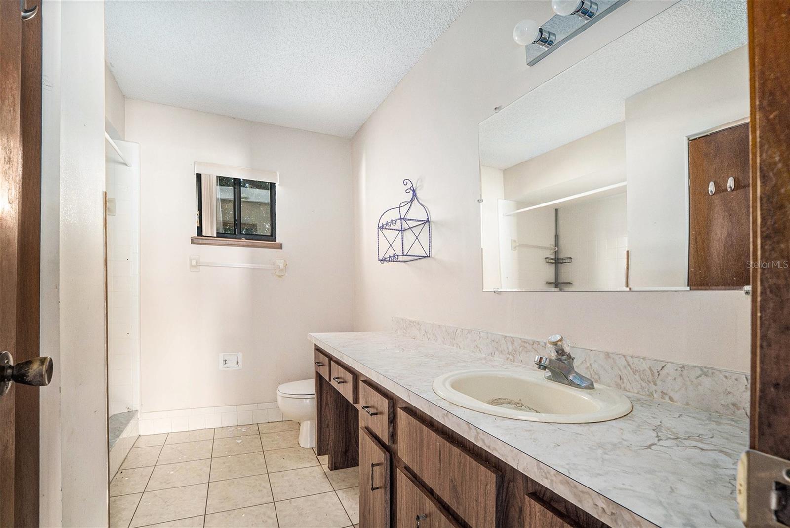 TB8453740 Property Photo