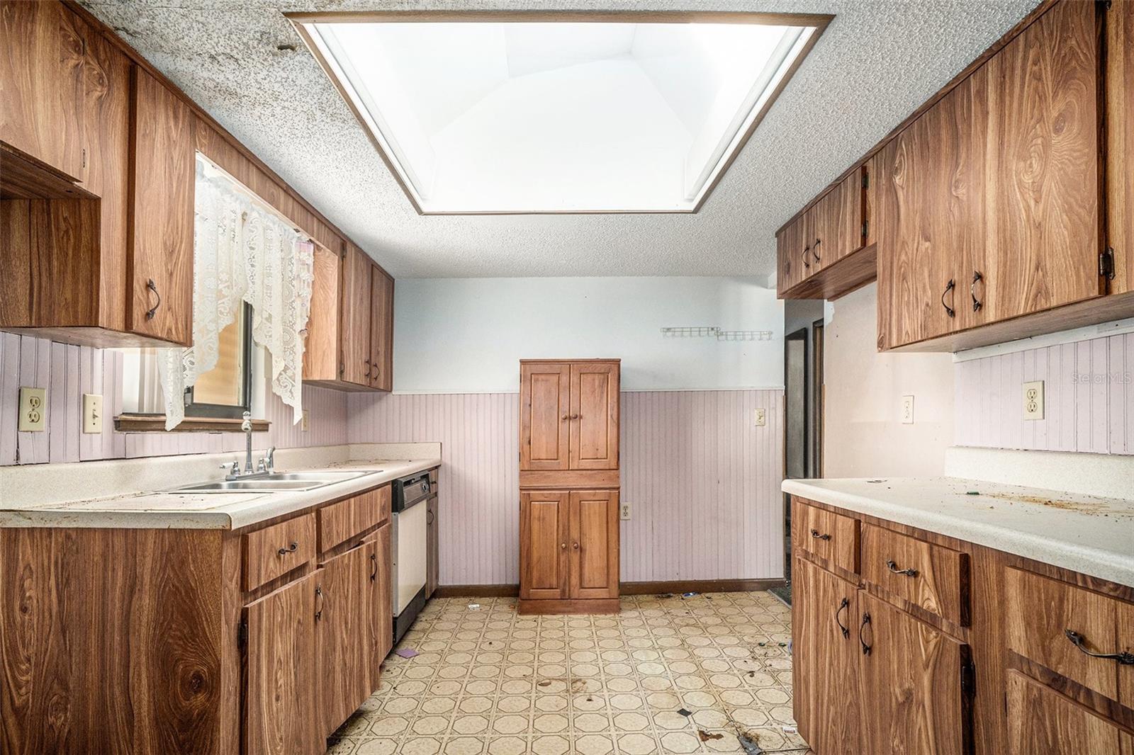 TB8453740 Property Photo