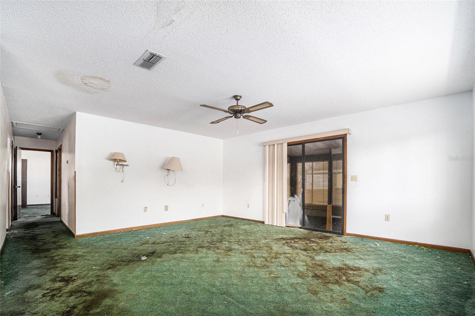 TB8453740 Property Photo