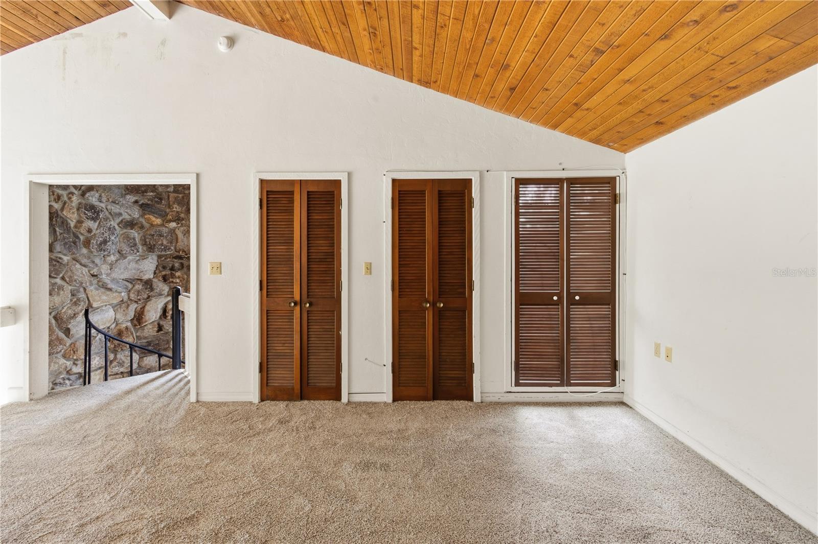 P4937193 Property Photo