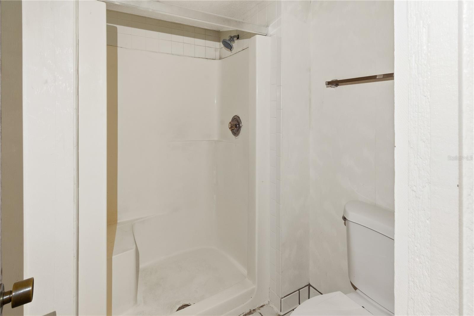 P4937193 Property Photo