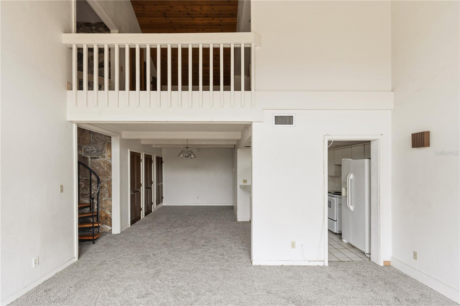 P4937193 Property Photo