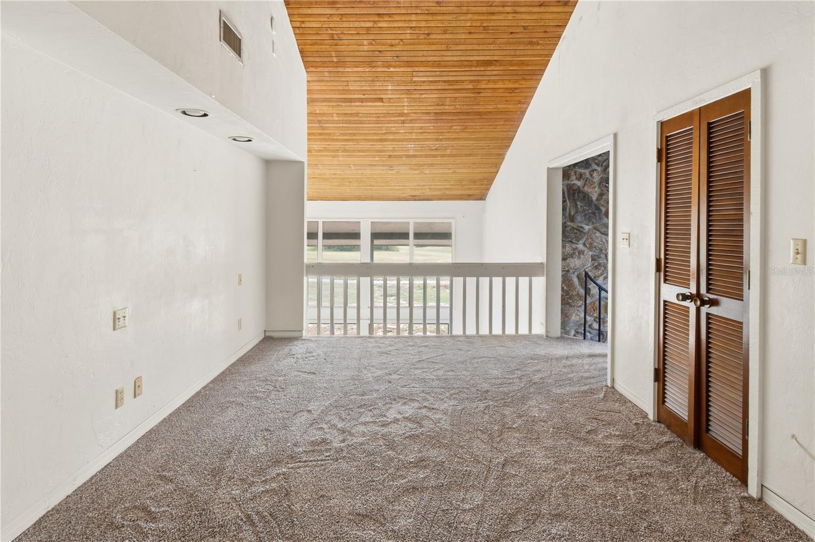 P4937193 Property Photo