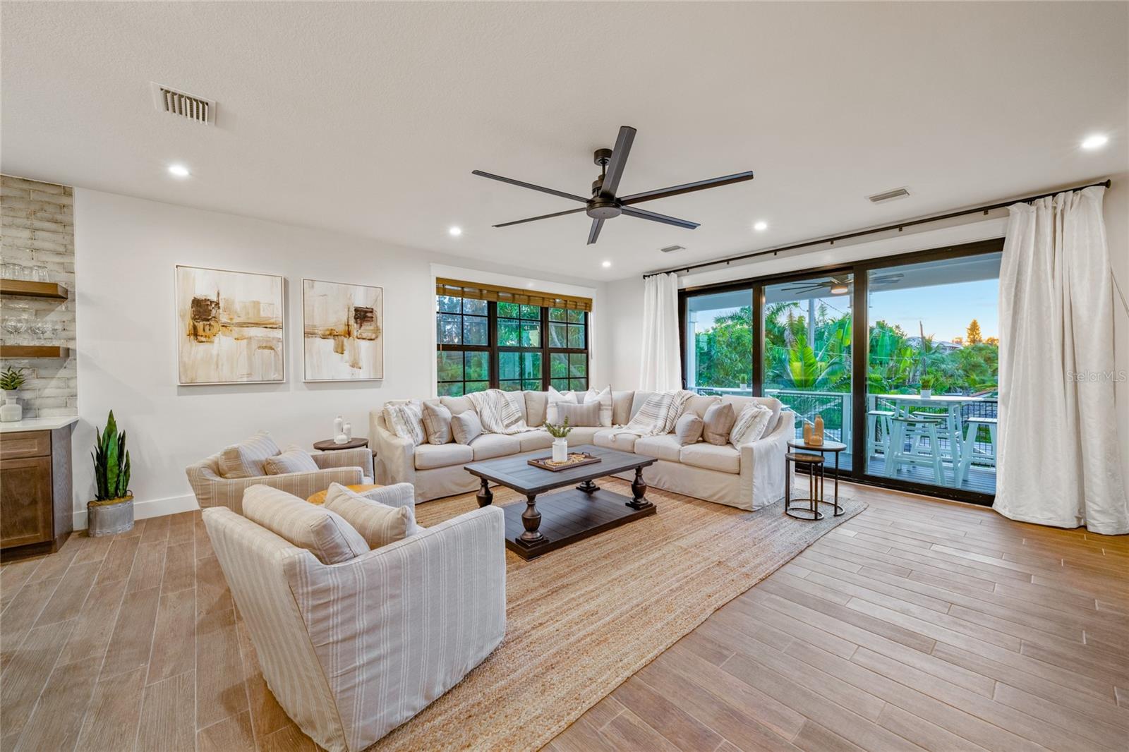 A4674217 Property Photo