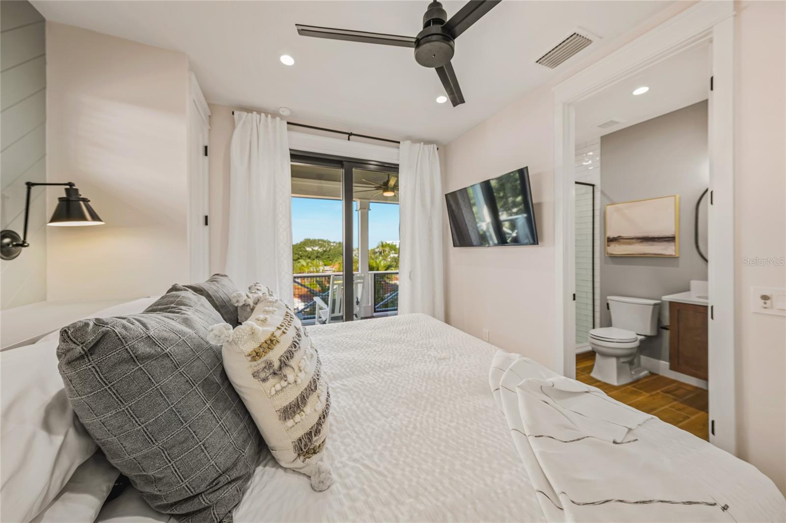 A4674217 Property Photo