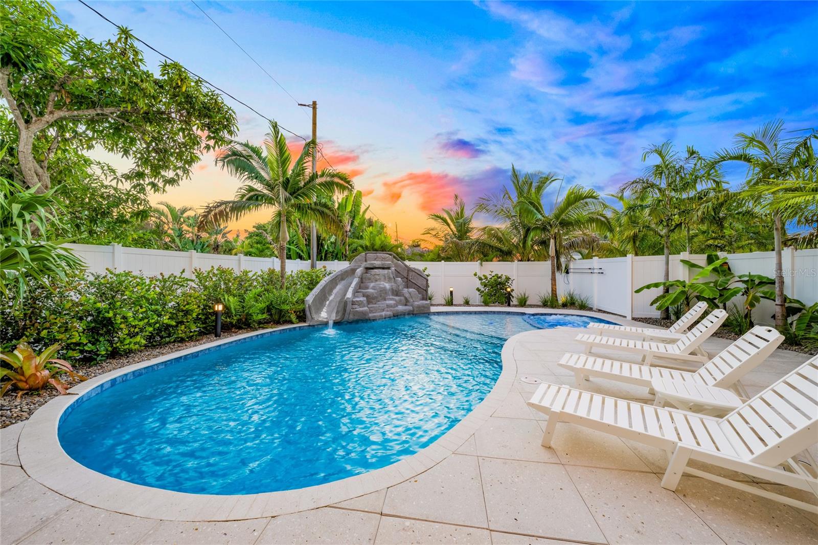 A4674217 Property Photo