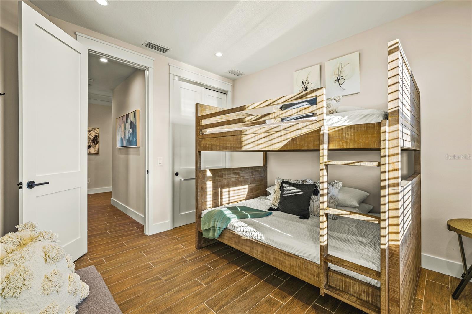 A4674217 Property Photo