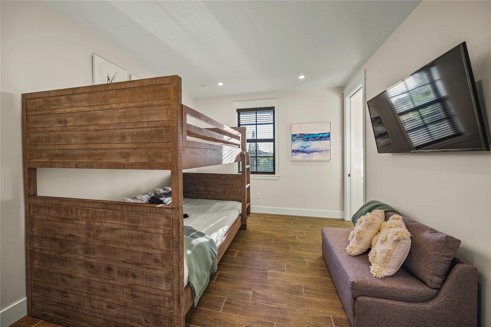 A4674217 Property Photo