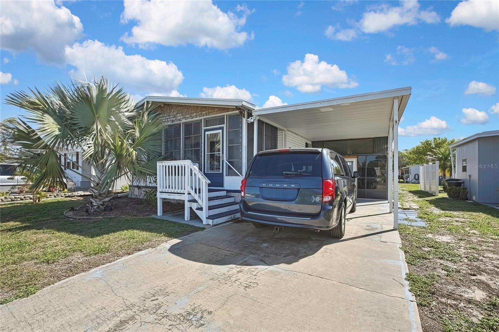 2400 Lemur Dr, Holiday, FL 34690