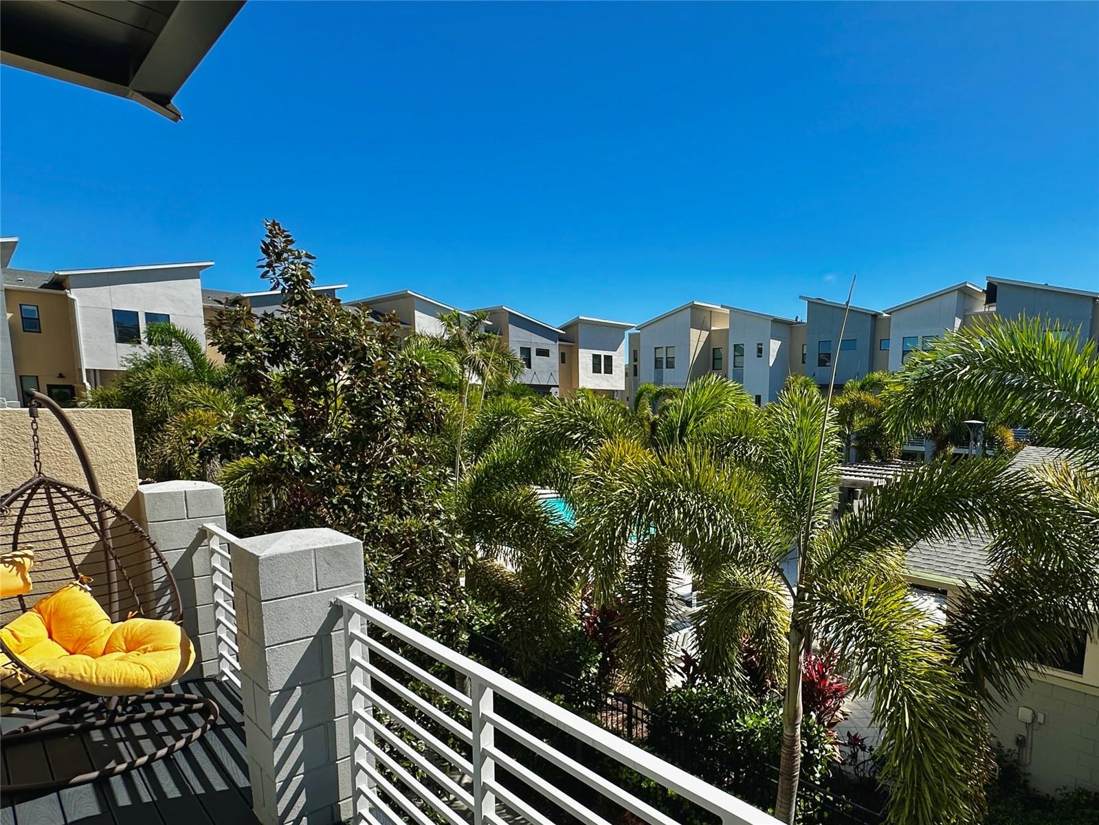 1171 25th Lane N, St Petersburg, FL 33713 - 3 bed, 3.5 bath, 2 car garage, townhome overlooking pool and courtyard in Uptown Kenwood.