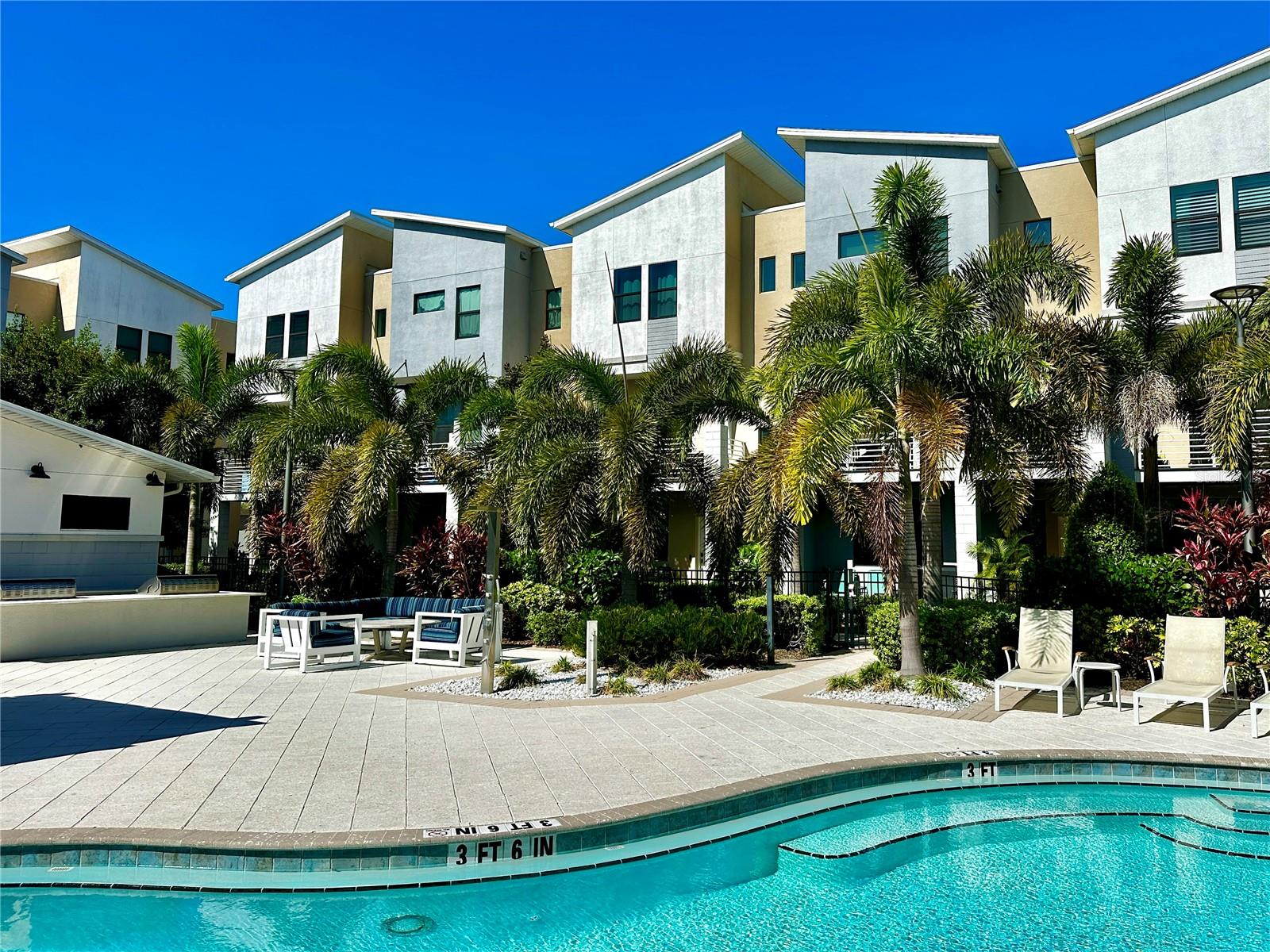 1171 25th Lane N, St Petersburg, FL 33713 - 3 bed, 3.5 bath, 2 car garage, townhome overlooking pool and courtyard in Uptown Kenwood.