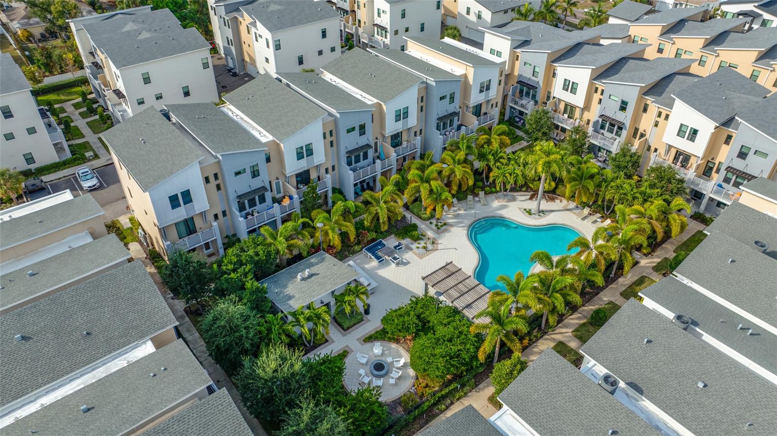 1171 25th Lane N, St Petersburg, FL 33713 - 3 bed, 3.5 bath, 2 car garage, townhome overlooking pool and courtyard in Uptown Kenwood.