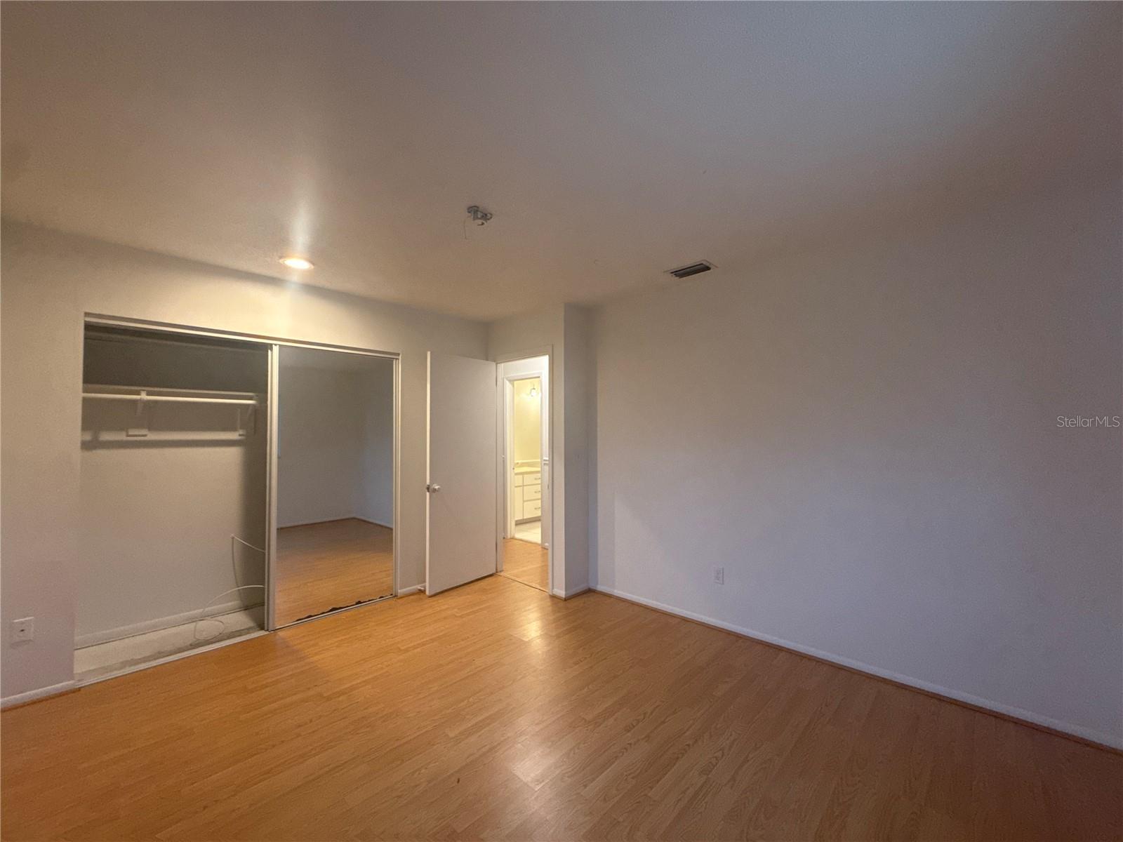 TB8454008 Property Photo