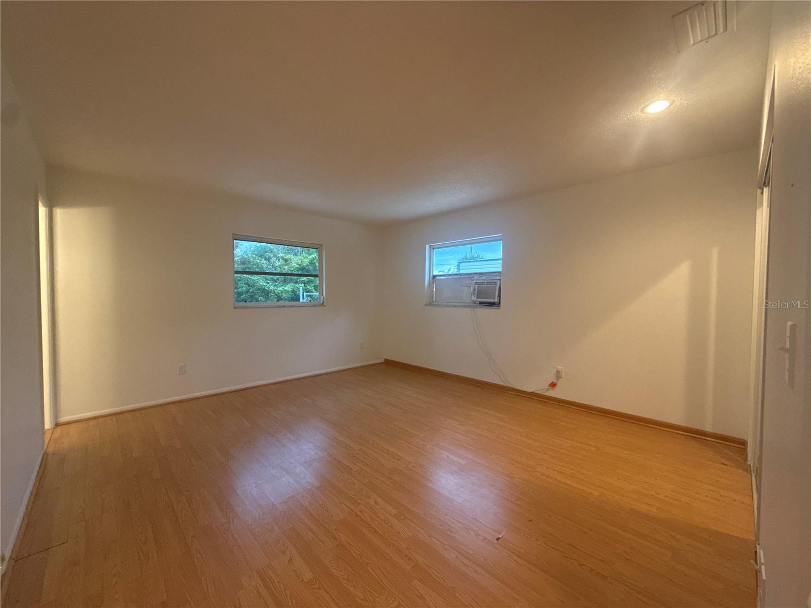 TB8454008 Property Photo