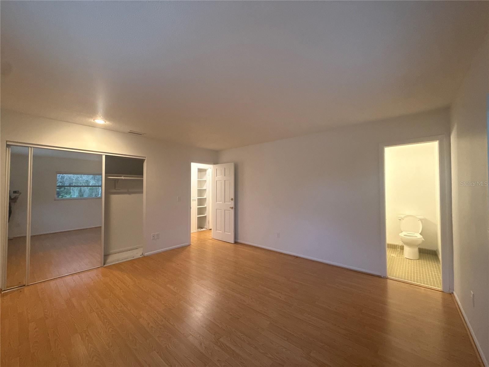 TB8454008 Property Photo