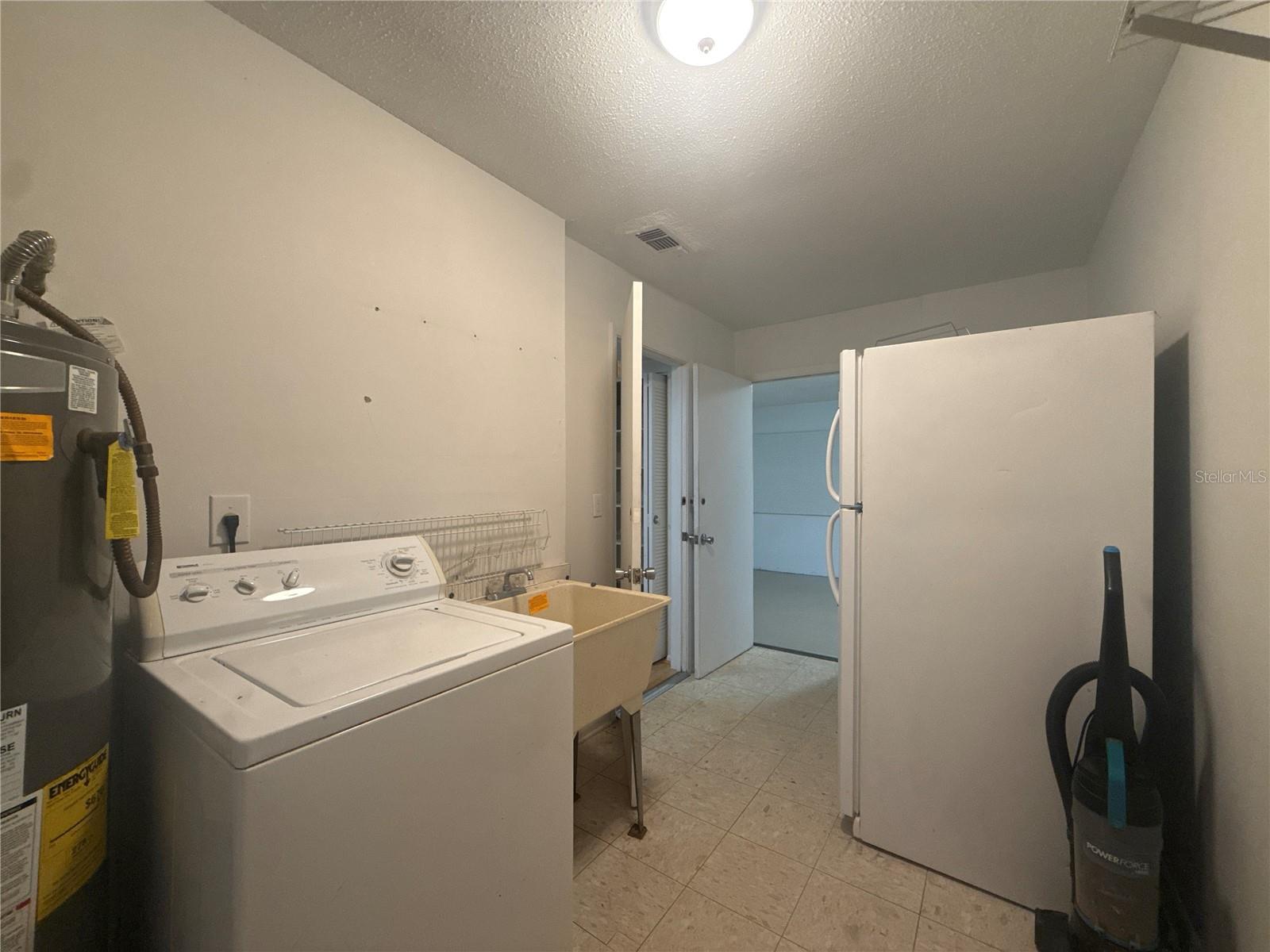 TB8454008 Property Photo