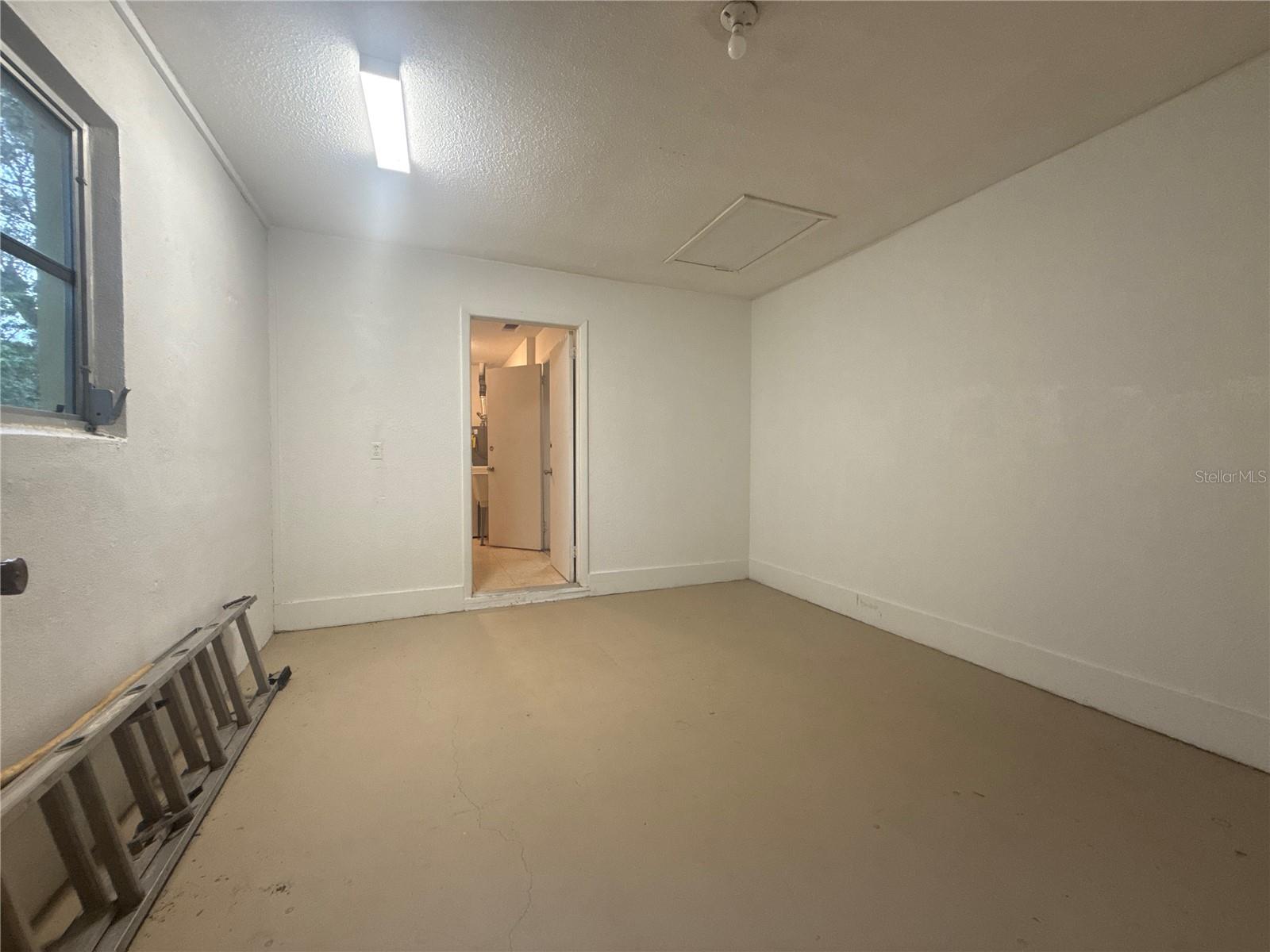 TB8454008 Property Photo