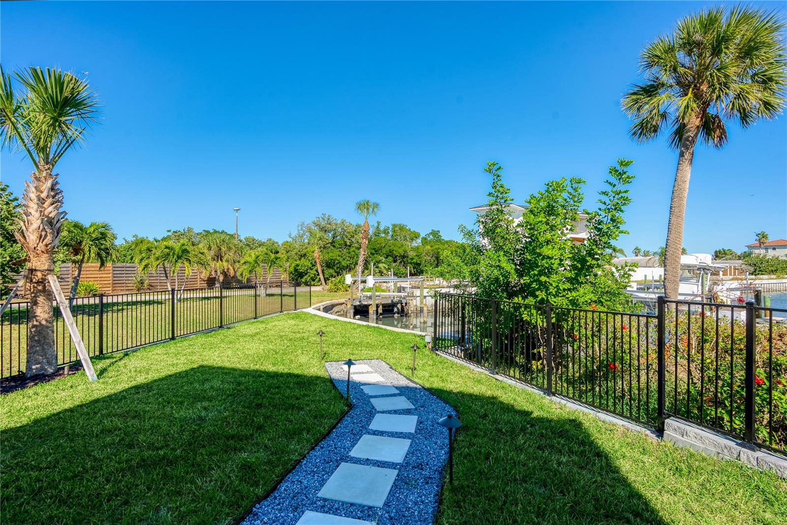 A4674266 Property Photo