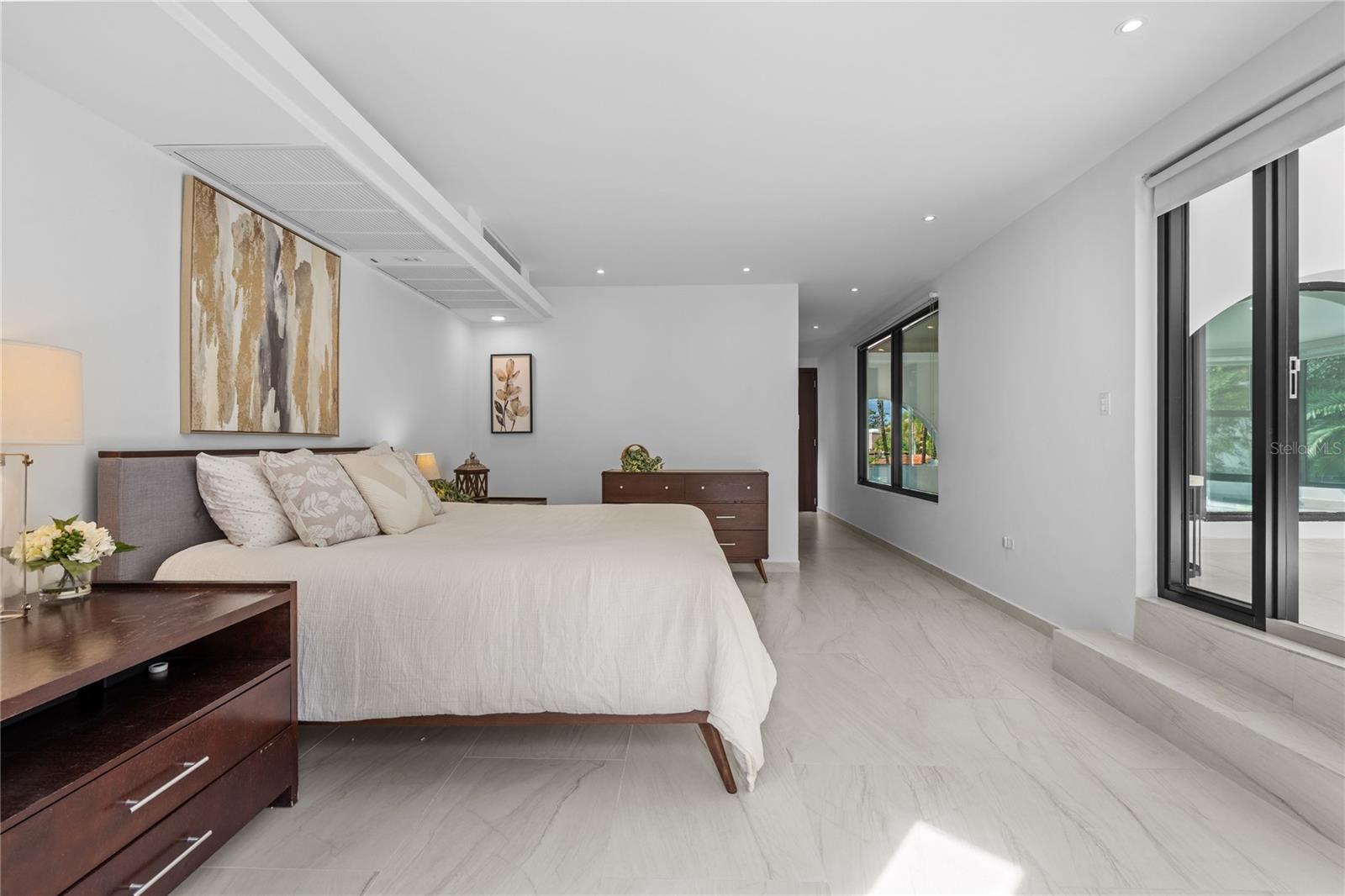 PR9117794 Property Photo