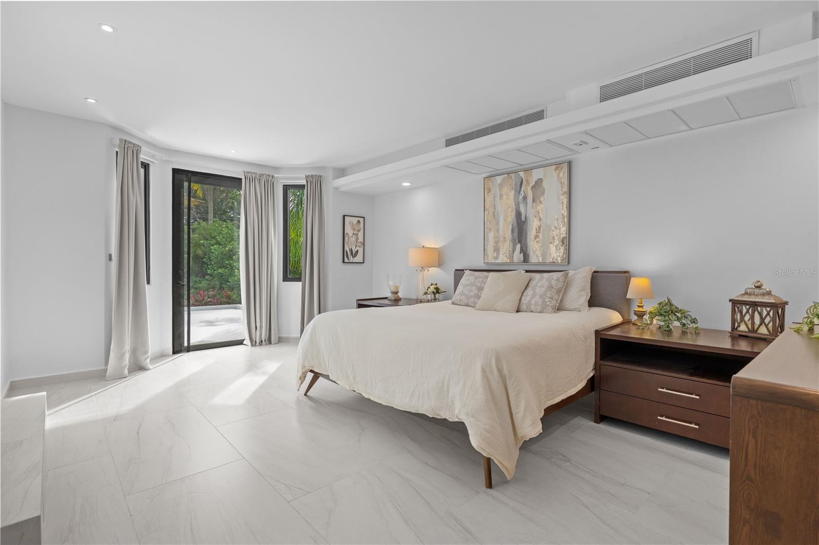 PR9117794 Property Photo