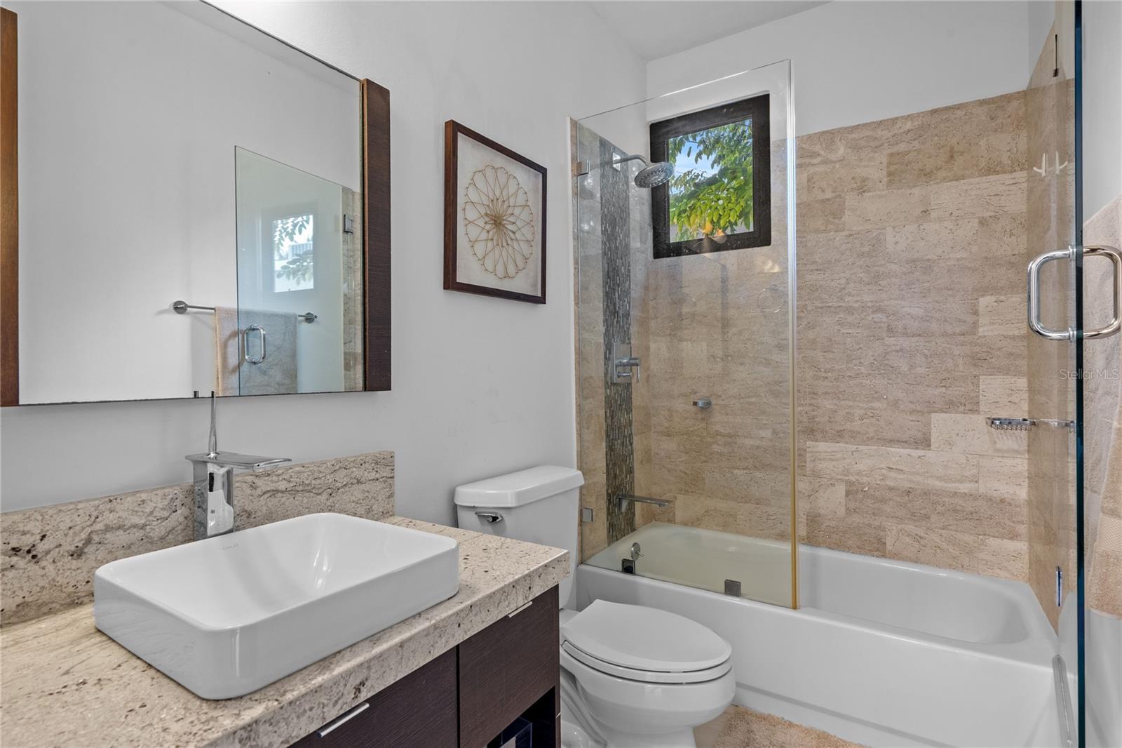 PR9117794 Property Photo