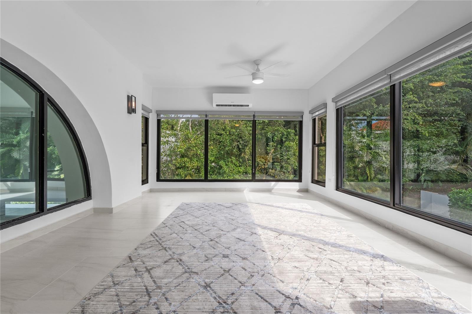 PR9117794 Property Photo