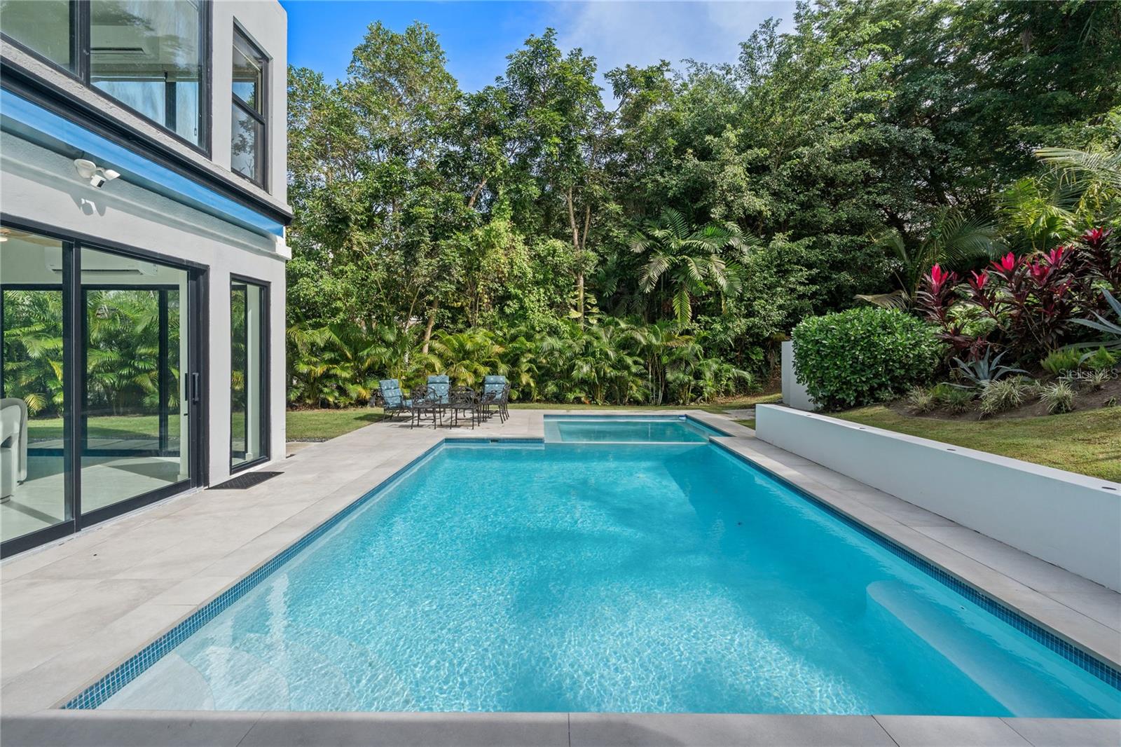 PR9117794 Property Photo