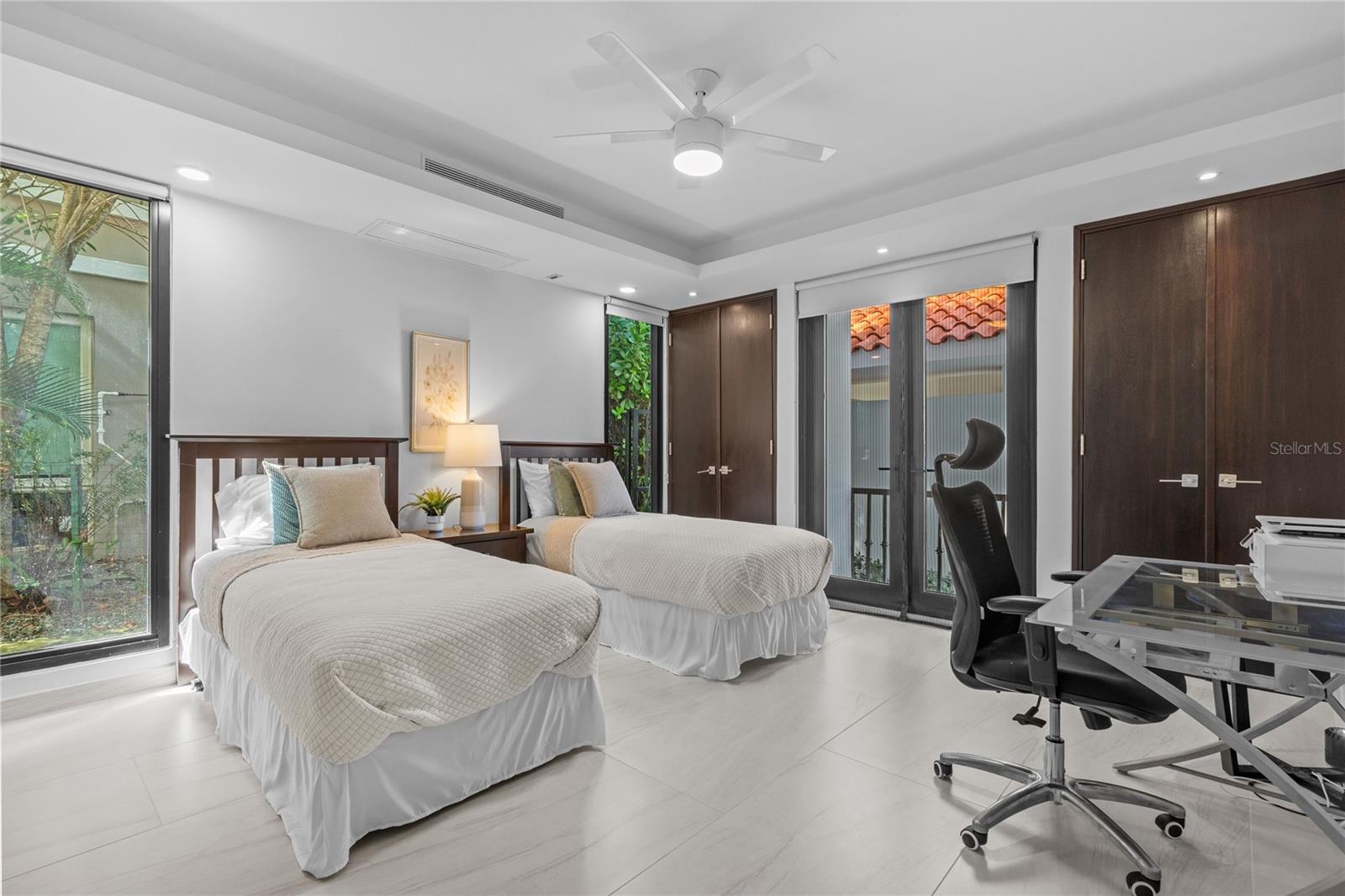 PR9117794 Property Photo