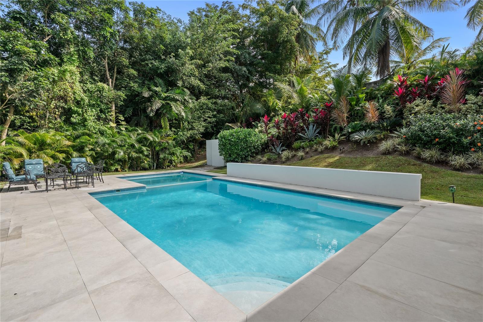 PR9117794 Property Photo