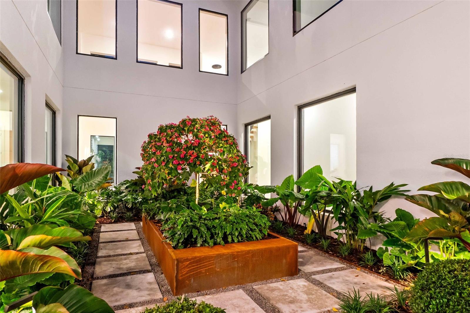 A4674289 Property Photo