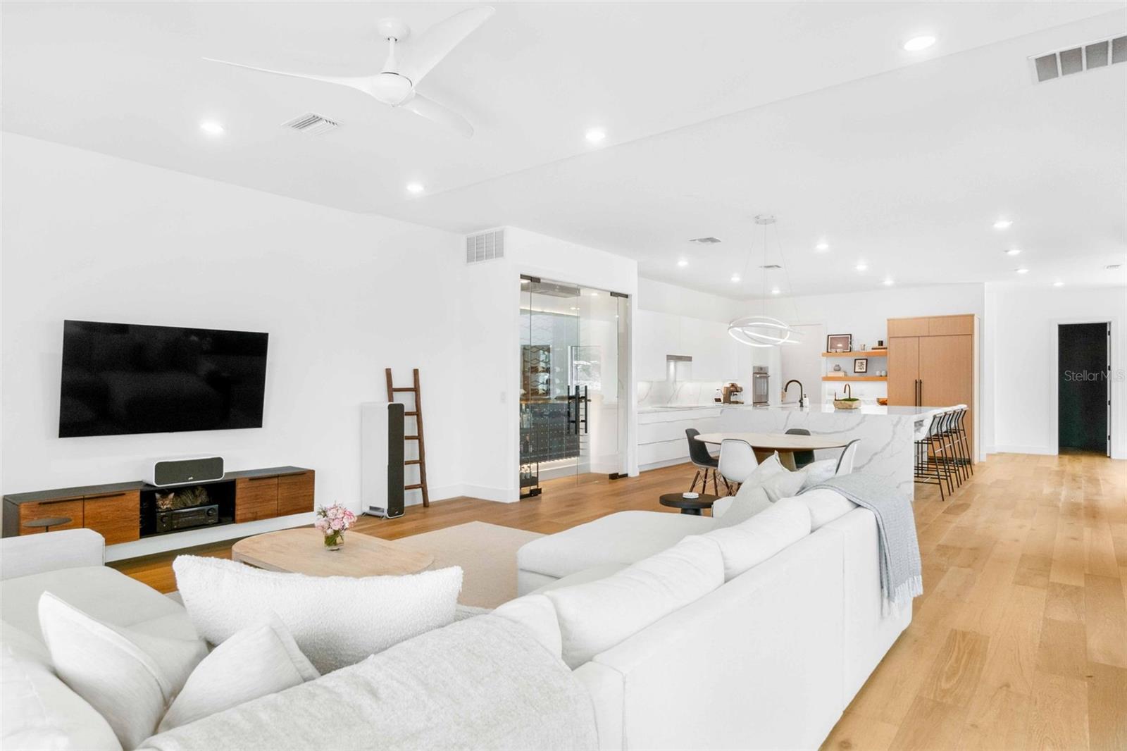 A4674289 Property Photo