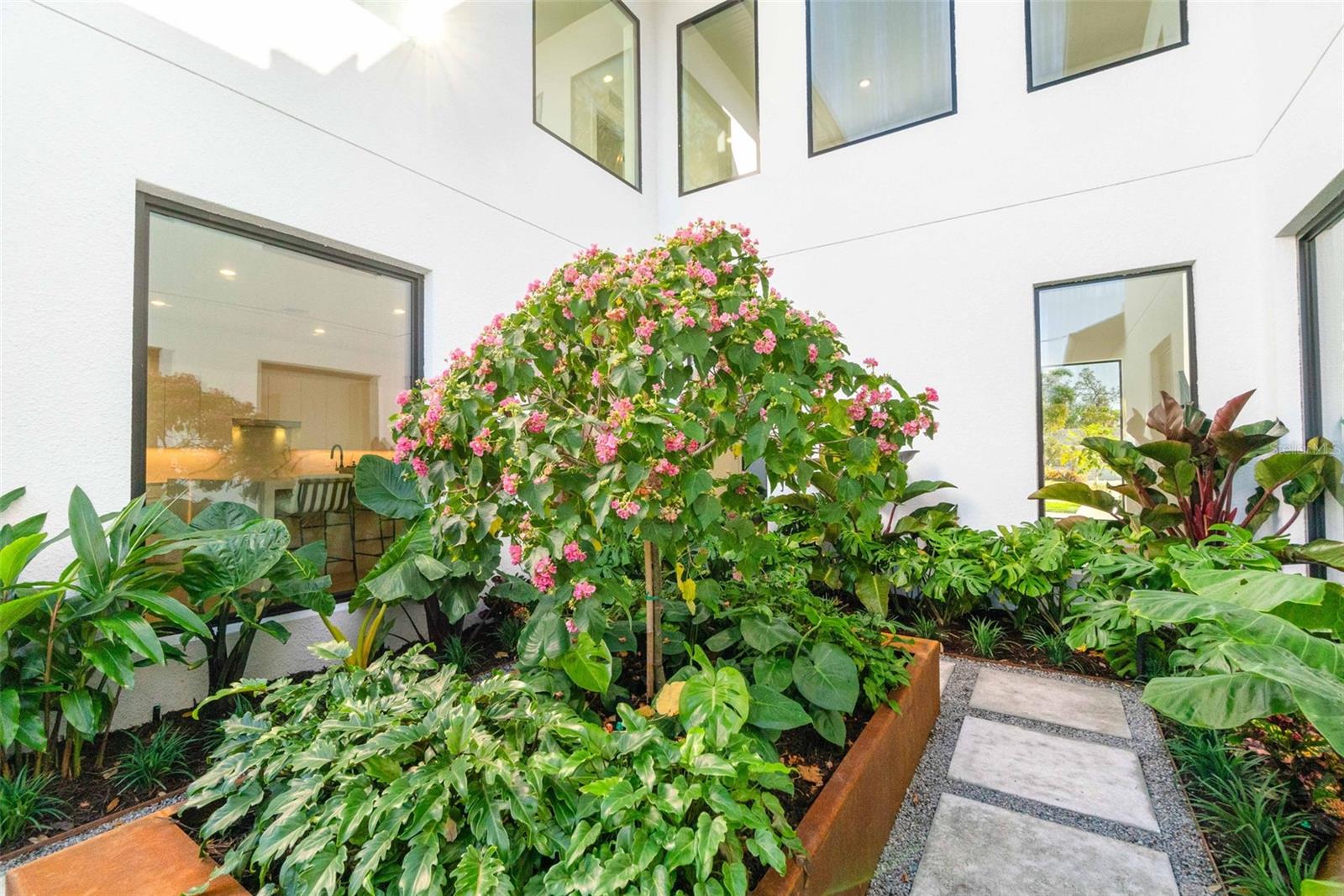 A4674289 Property Photo