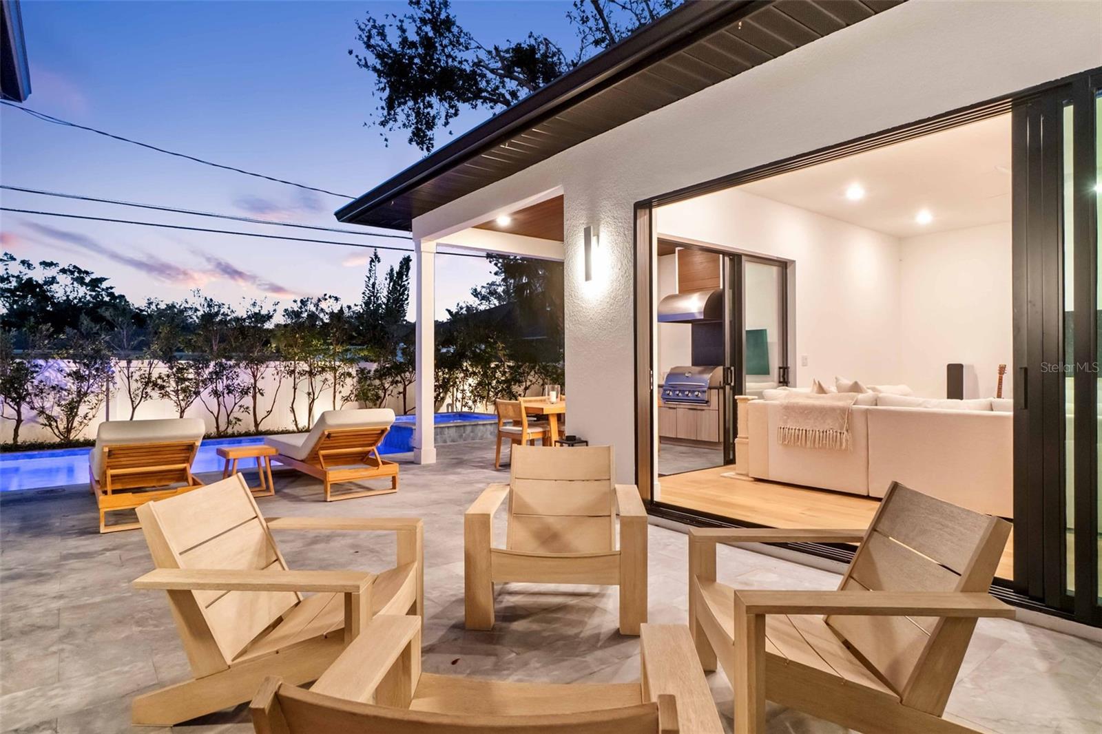 A4674289 Property Photo