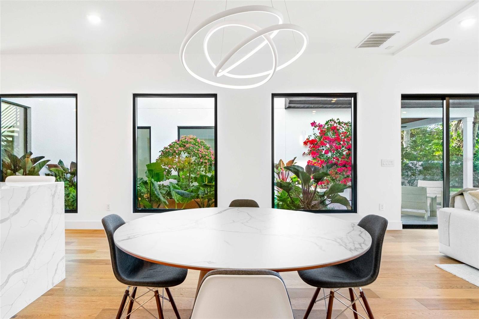 A4674289 Property Photo