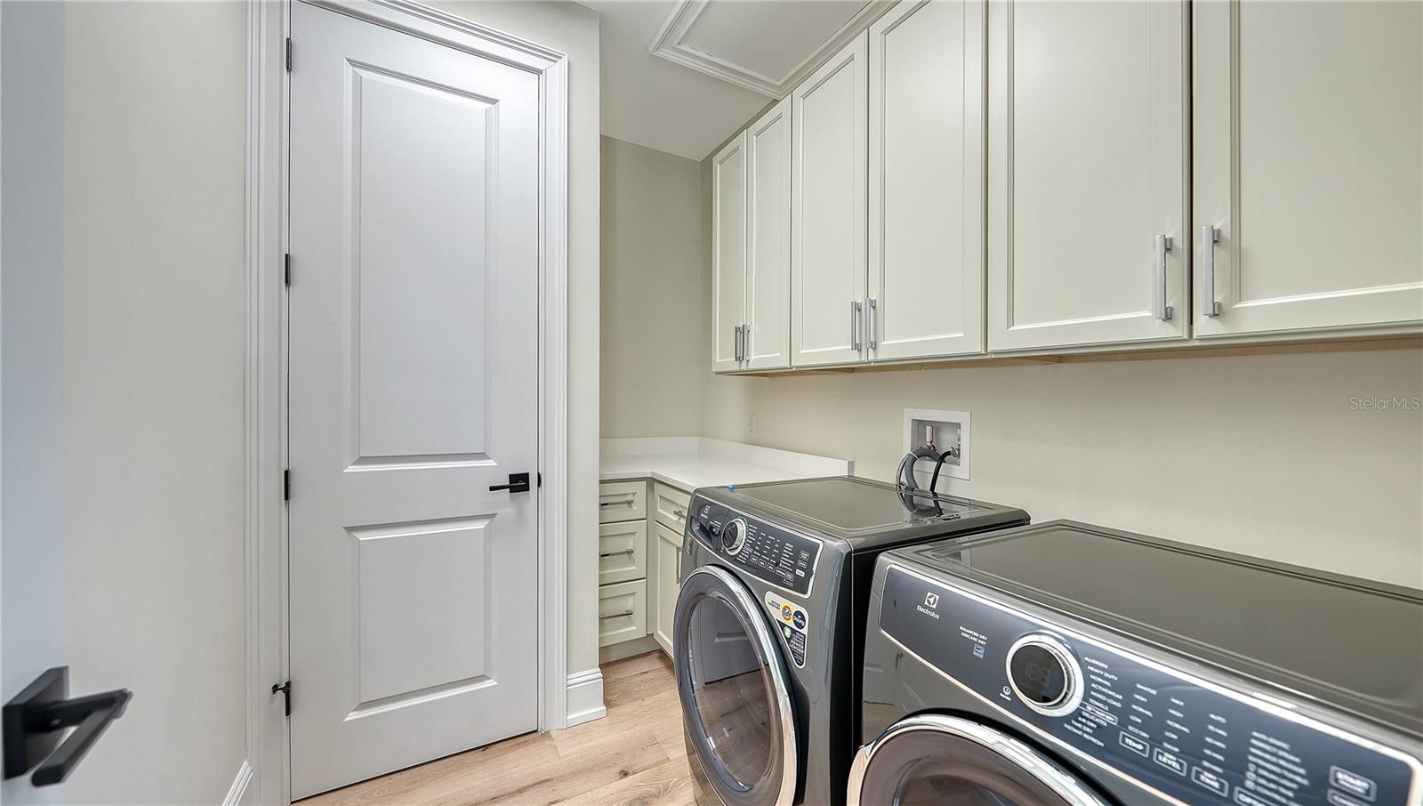 A4674326 Property Photo