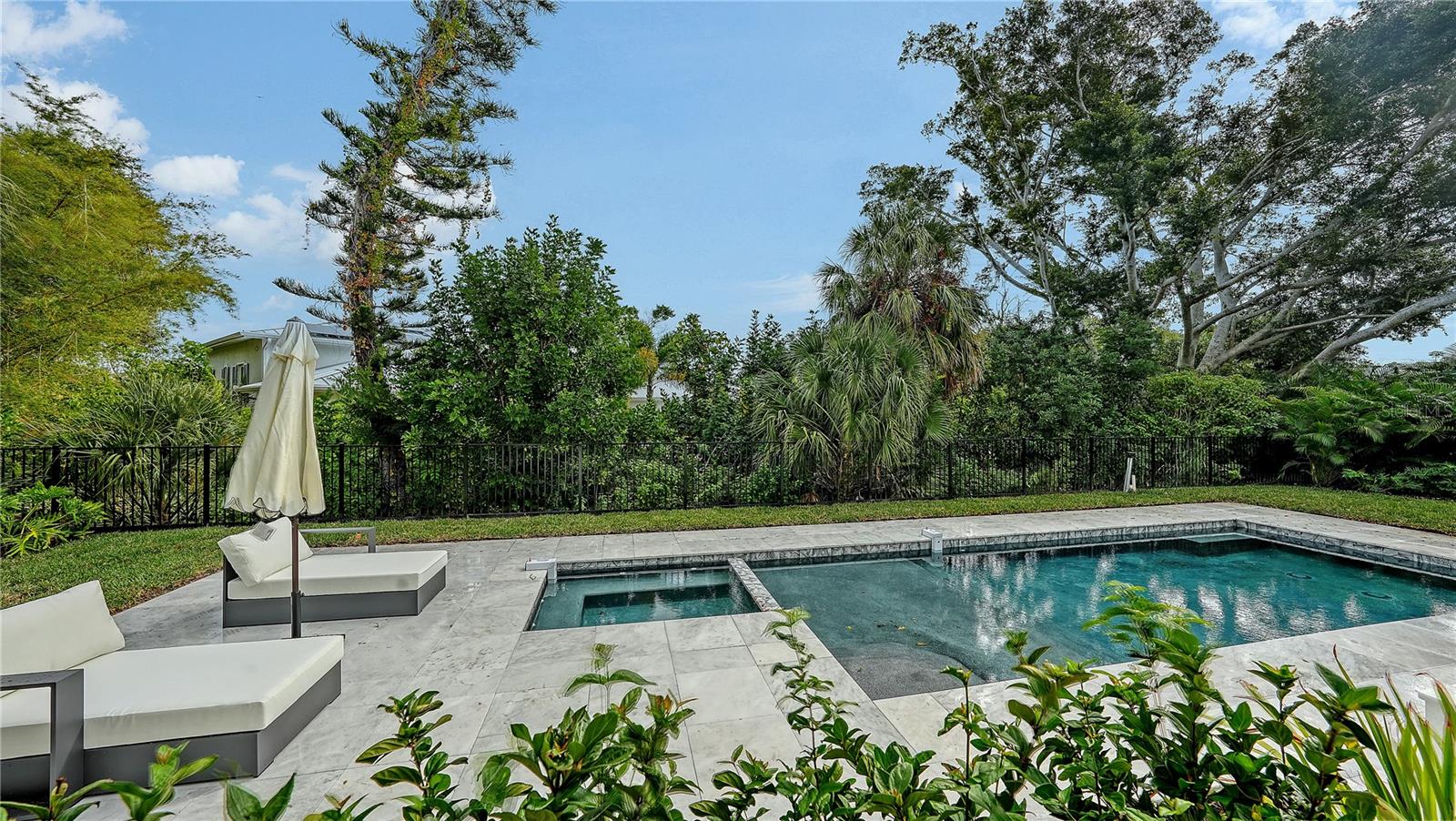 A4674326 Property Photo