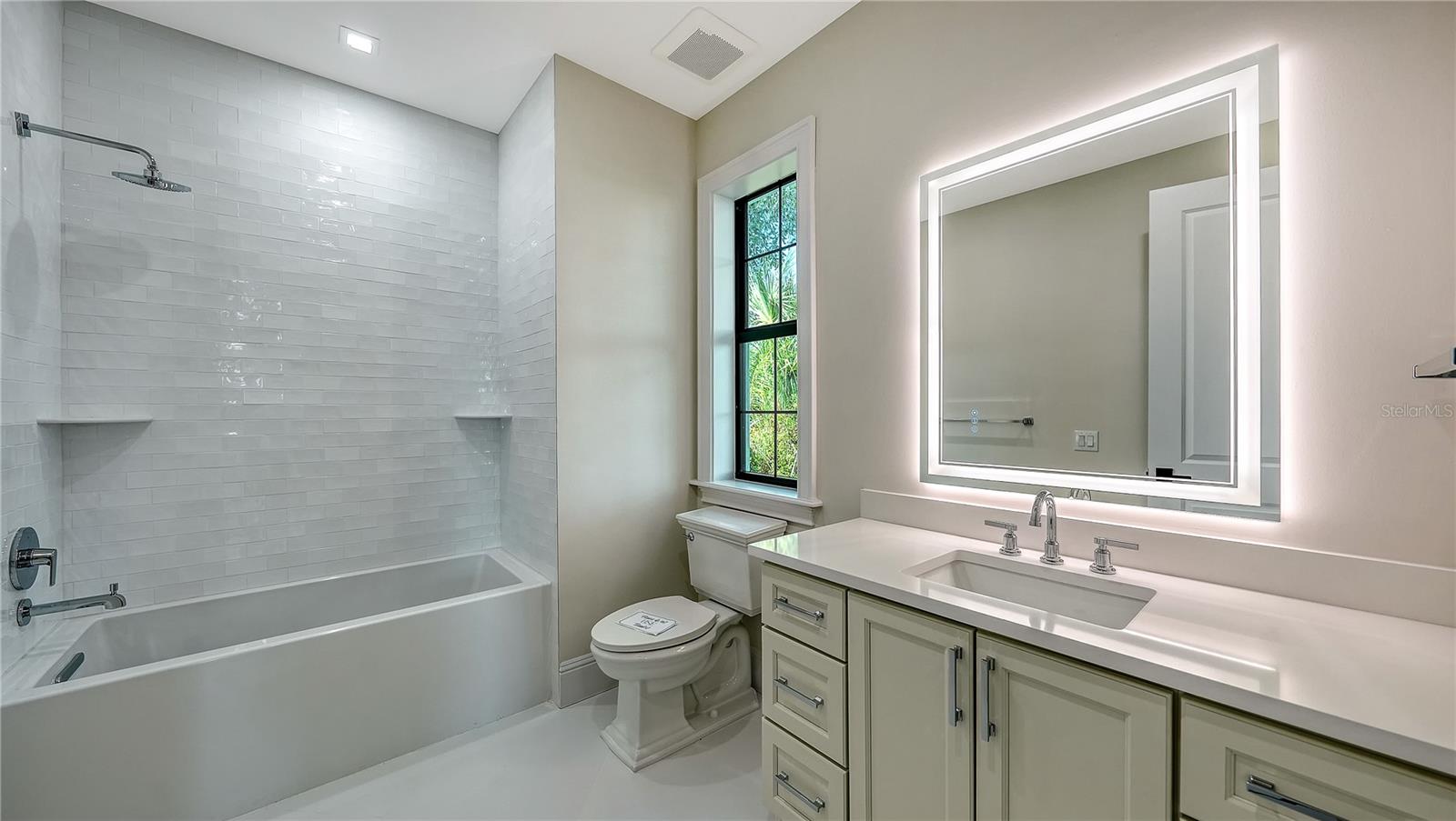 A4674326 Property Photo